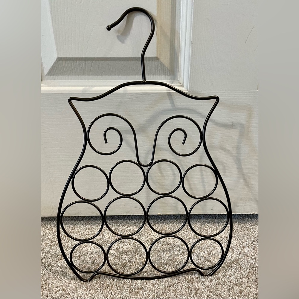 Owl scarf hanger